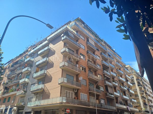 appartamento in vendita a Roma in zona Prenestino-Labicano