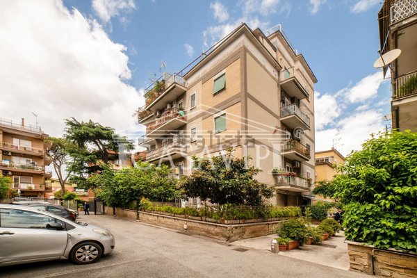 appartamento in vendita a Roma in zona Portuense