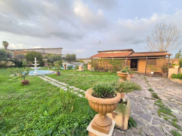 casa indipendente in vendita a Roma in zona Piana del Sole