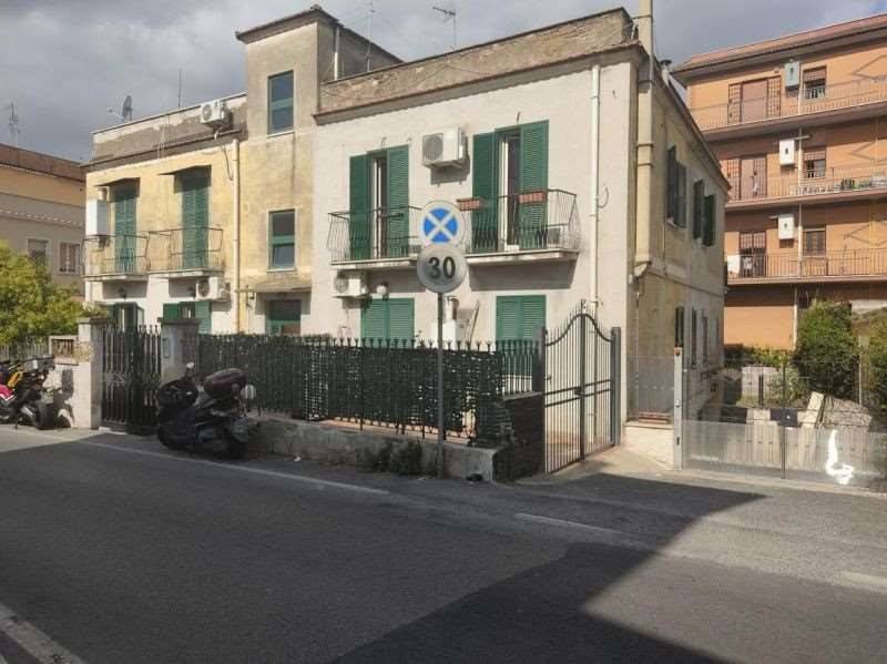 appartamento in vendita a Roma in zona Borghesiana