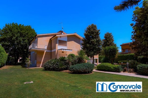 casa indipendente in vendita a Roma in zona Axa