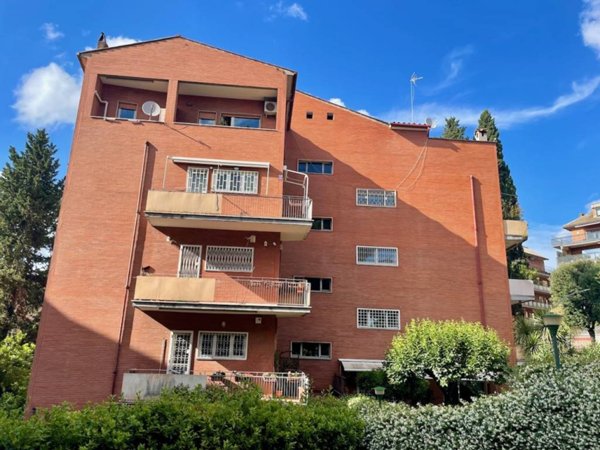 appartamento in vendita a Roma in zona Tor di Quinto