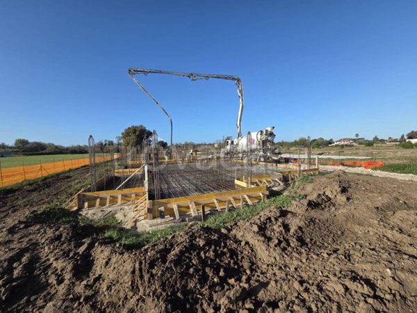 casa indipendente in vendita a Roma in zona Infernetto