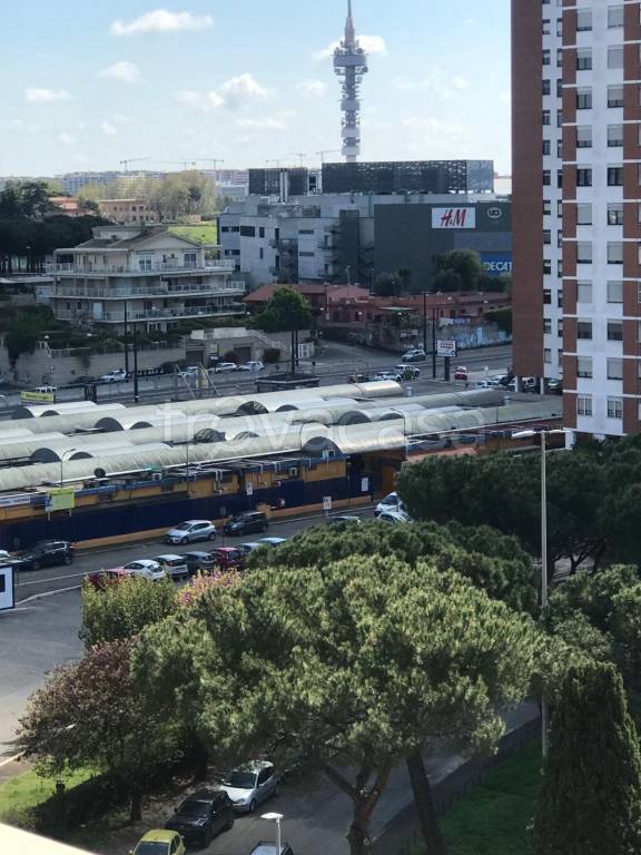 appartamento in vendita a Roma in zona Ardeatino