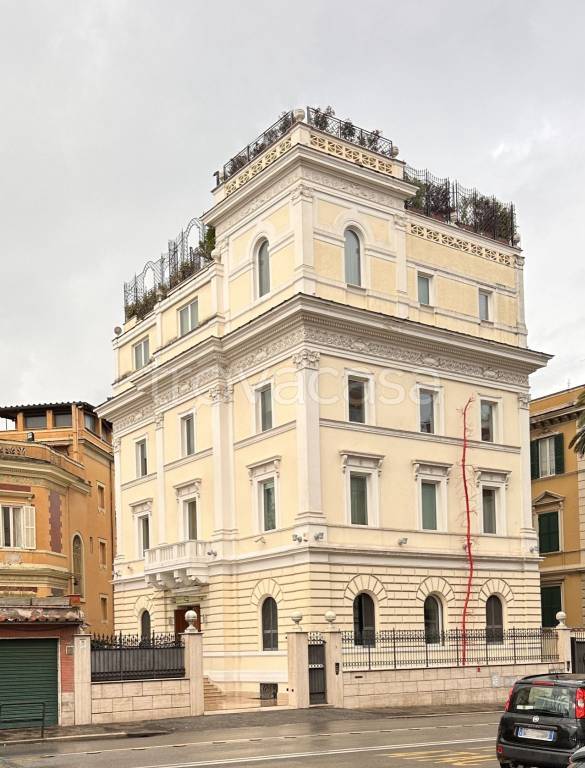 appartamento in vendita a Roma in zona Nomentano