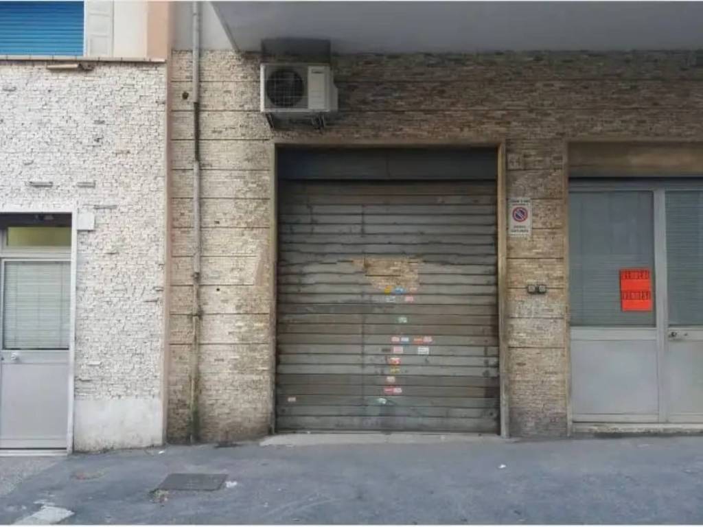 negozio in vendita a Roma in zona Prenestino-Labicano
