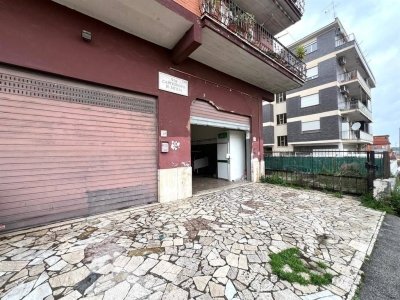 negozio in vendita a Roma in zona Collatino