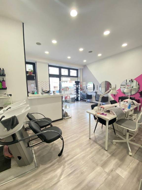 negozio in vendita a Roma in zona Prenestino-Labicano