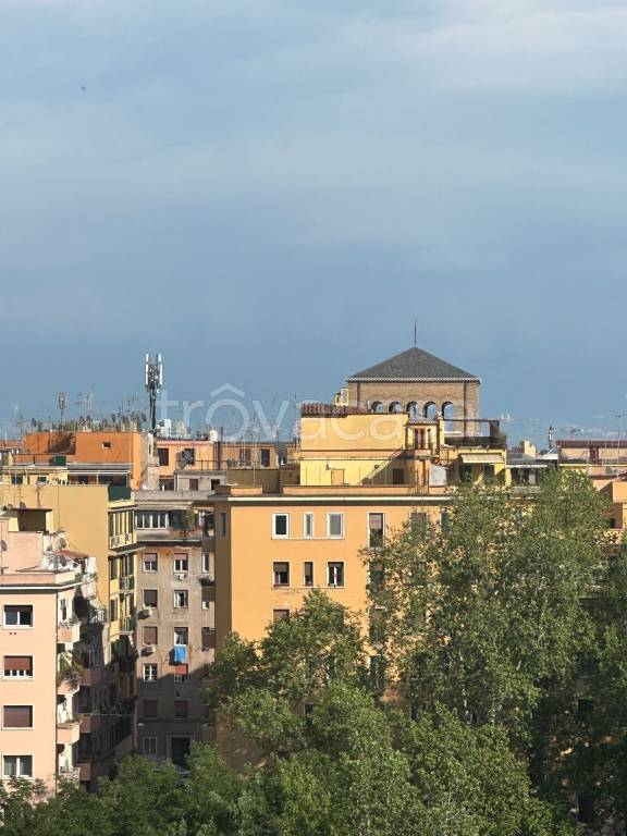 appartamento in vendita a Roma in zona Trastevere