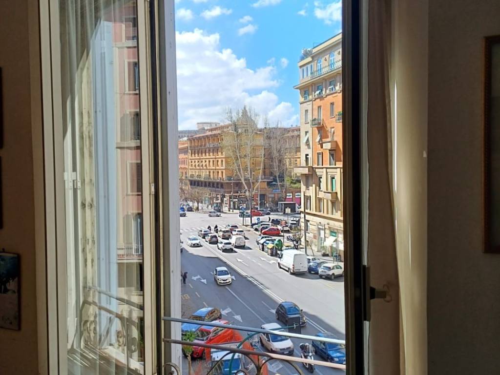 appartamento in vendita a Roma in zona Della Vittoria