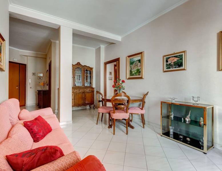 appartamento in vendita a Roma in zona Appio Latino