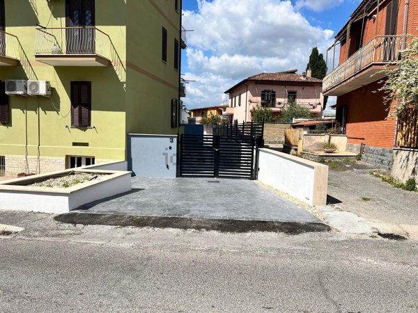 casa indipendente in vendita a Roma in zona Alessandrino