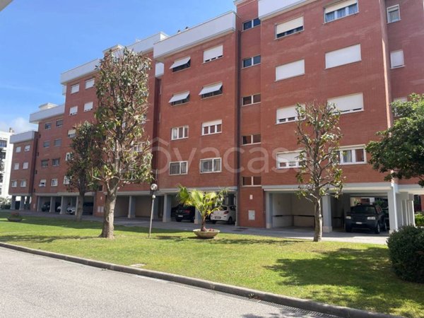 appartamento in vendita a Roma in zona Ostia