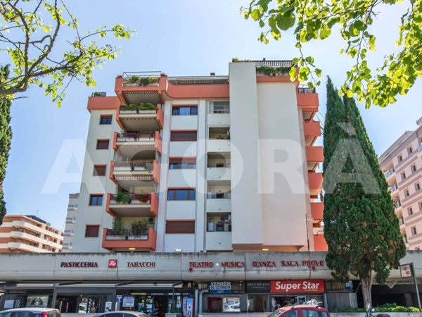 negozio in vendita a Roma in zona Giuliano Dalmata