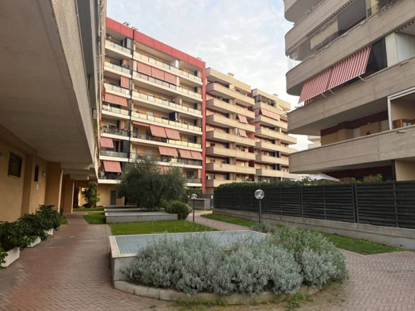 appartamento in vendita a Roma in zona Fonte Laurentina