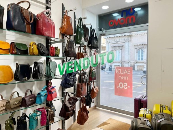 appartamento in vendita a Roma in zona Rione Regola