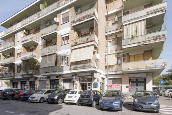 negozio in vendita a Roma in zona Aurelio