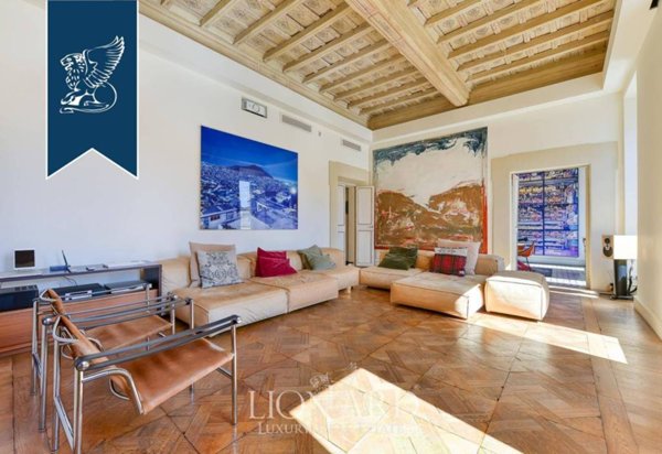 appartamento in vendita a Roma in zona Parione/Sant'Eustachio