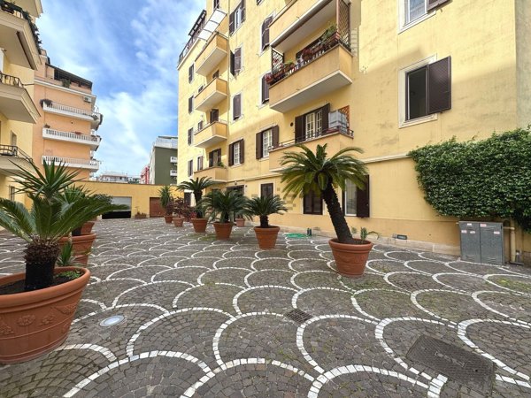 appartamento in vendita a Roma in zona Gianicolense