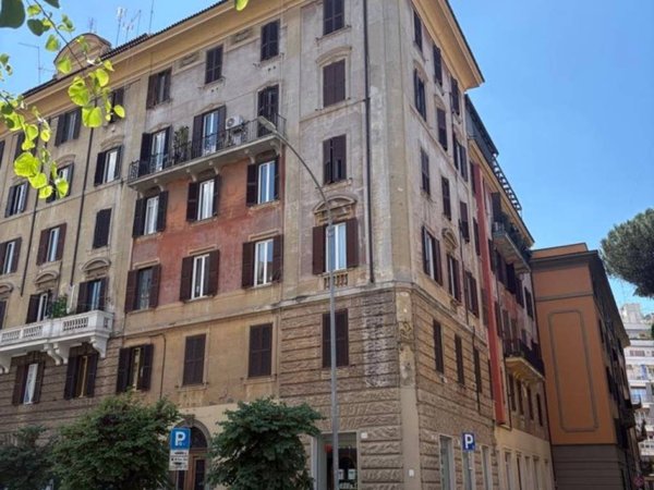 appartamento in vendita a Roma in zona Appio Latino