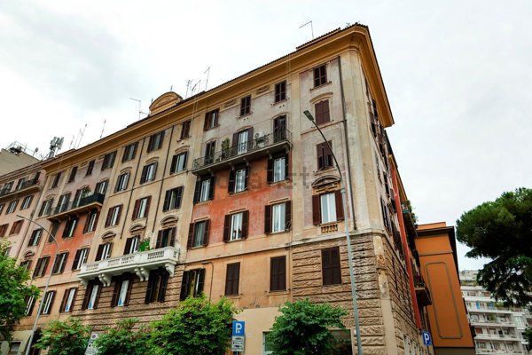 appartamento in vendita a Roma in zona Appio Latino