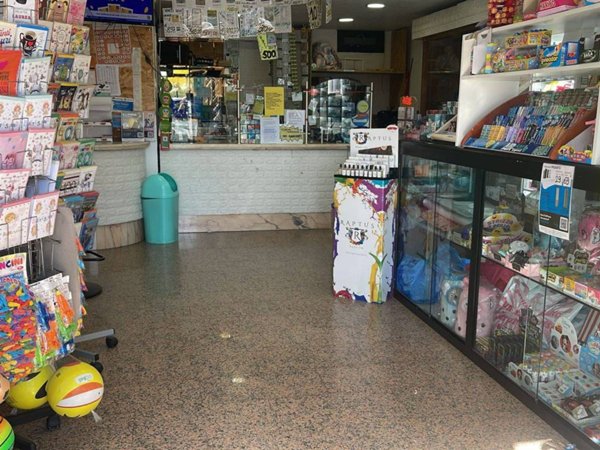 negozio in vendita a Roma in zona Borghesiana