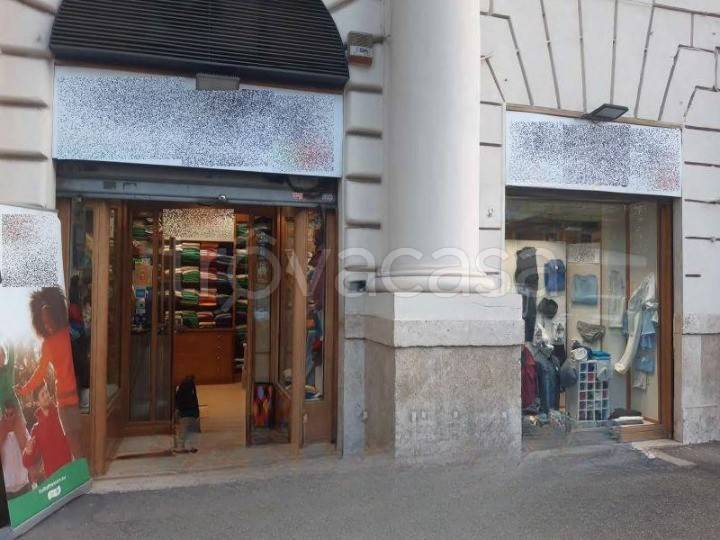 negozio in vendita a Roma in zona Salario
