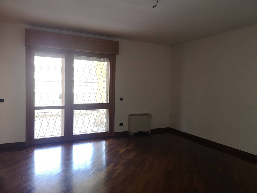 appartamento in vendita a Roma in zona Giuliano Dalmata