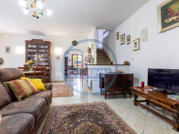 casa indipendente in vendita a Roma in zona Infernetto