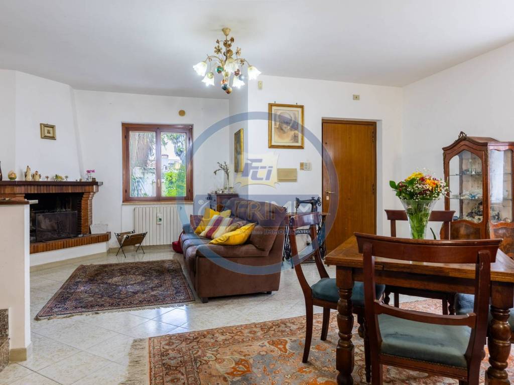 casa indipendente in vendita a Roma in zona Infernetto