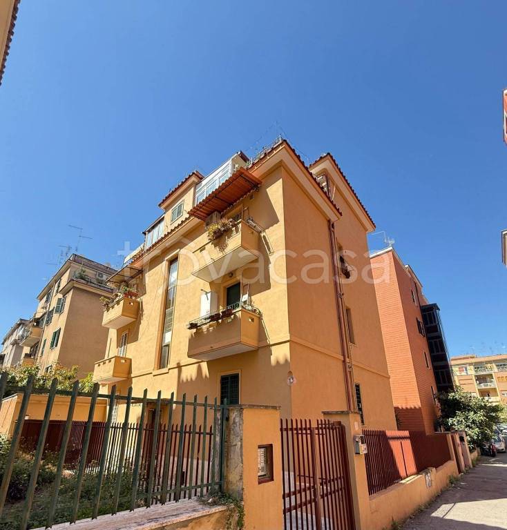 appartamento in vendita a Roma in zona Prenestino-Centocelle
