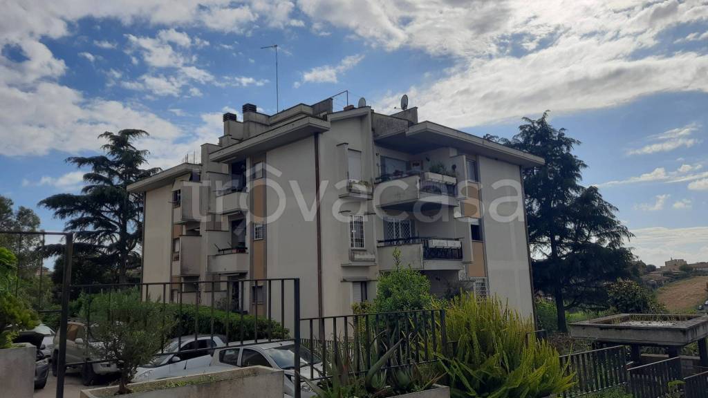 appartamento in vendita a Roma in zona Tor di Quinto