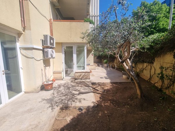appartamento in vendita a Roma in zona Giuliano Dalmata
