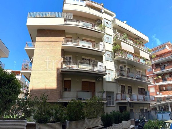 appartamento in vendita a Roma in zona Primavalle