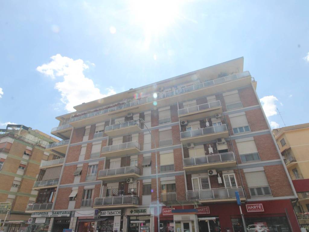 appartamento in vendita a Roma in zona Cinecittà