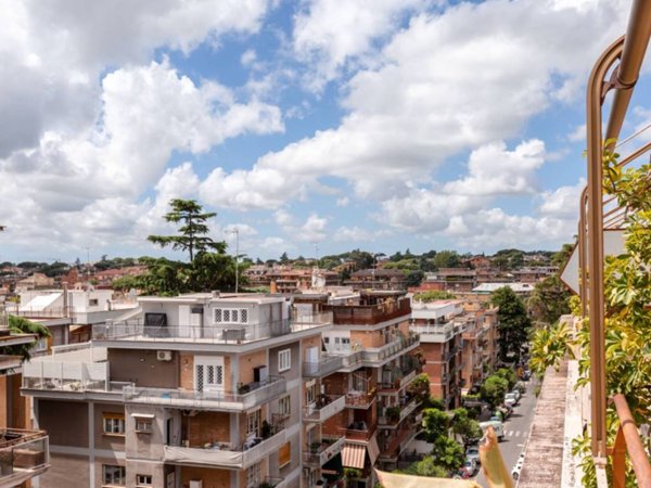 appartamento in vendita a Roma in zona Gianicolense