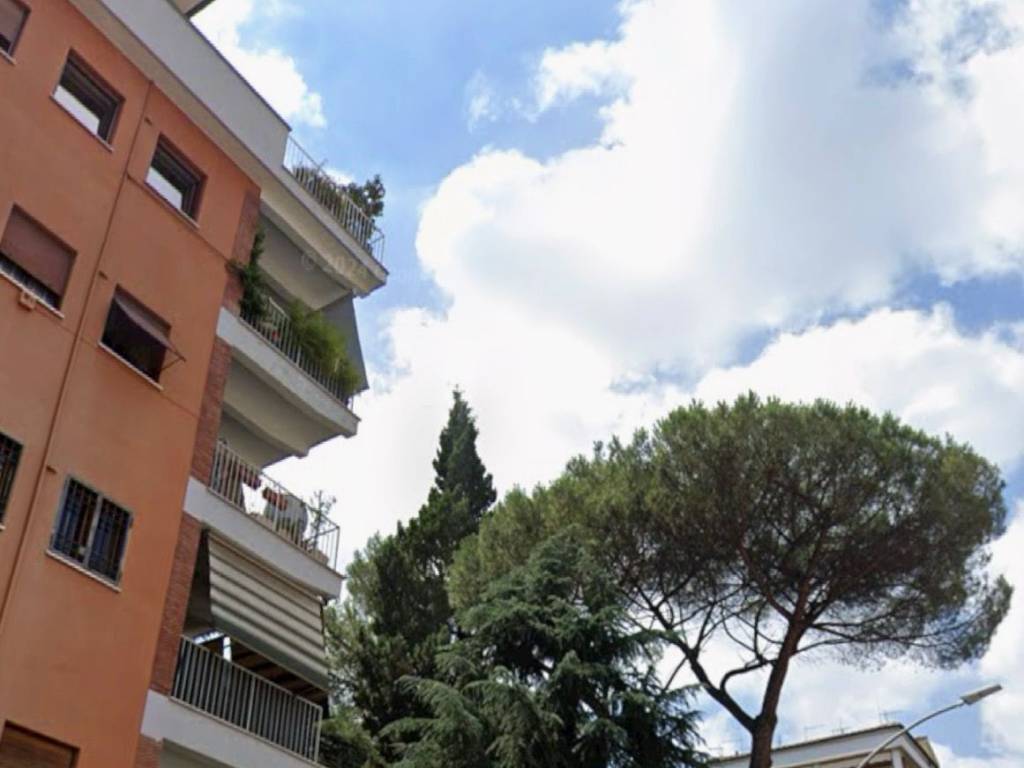appartamento in vendita a Roma in zona Appio Latino
