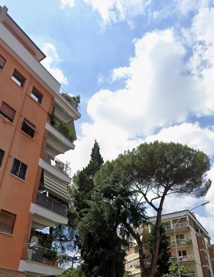 appartamento in vendita a Roma in zona Appio Latino