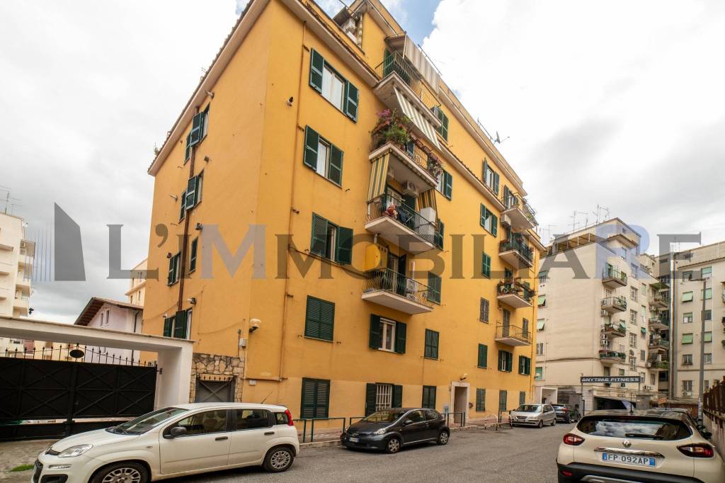 appartamento in vendita a Roma in zona Tuscolano
