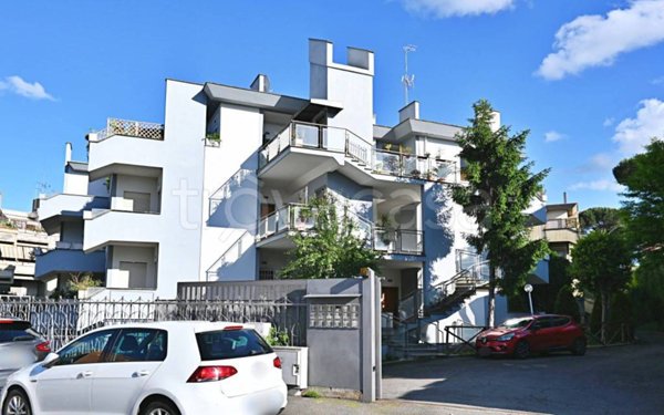 appartamento in vendita a Roma in zona Torre Gaia