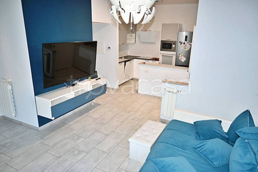 appartamento in vendita a Roma in zona Torre Gaia