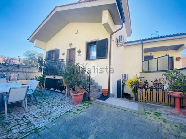 casa indipendente in vendita a Roma in zona Dragona/Bagnoletto
