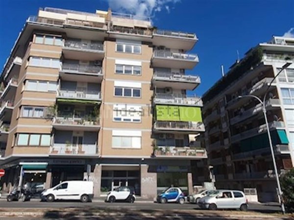 appartamento in vendita a Roma in zona Ardeatino