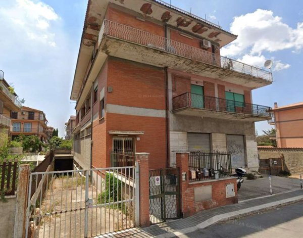 appartamento in vendita a Roma in zona Casal Morena