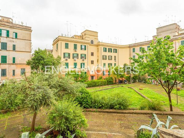 appartamento in vendita a Roma in zona Ostiense