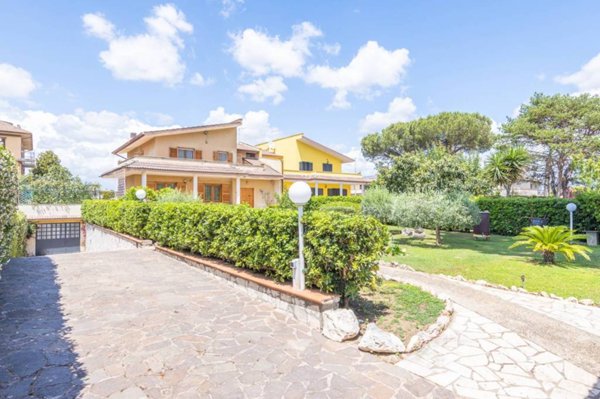 casa indipendente in vendita a Roma in zona Casal Monastero