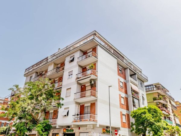 appartamento in vendita a Roma in zona Ostia