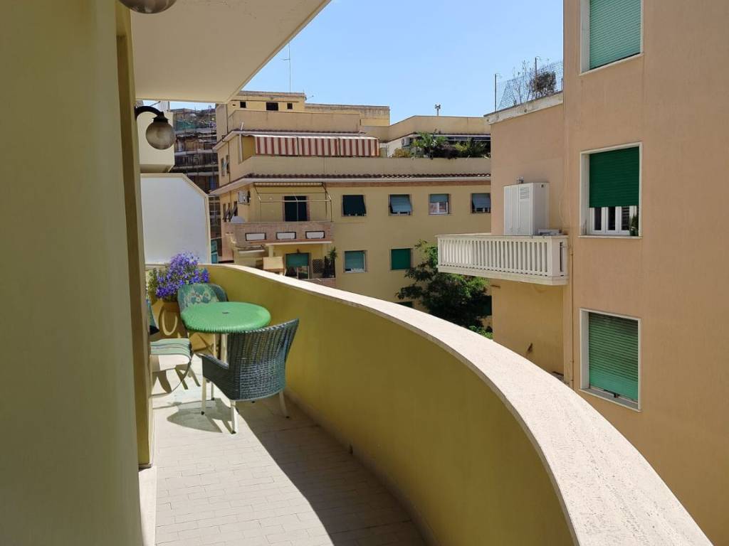 appartamento in vendita a Roma in zona Ostia