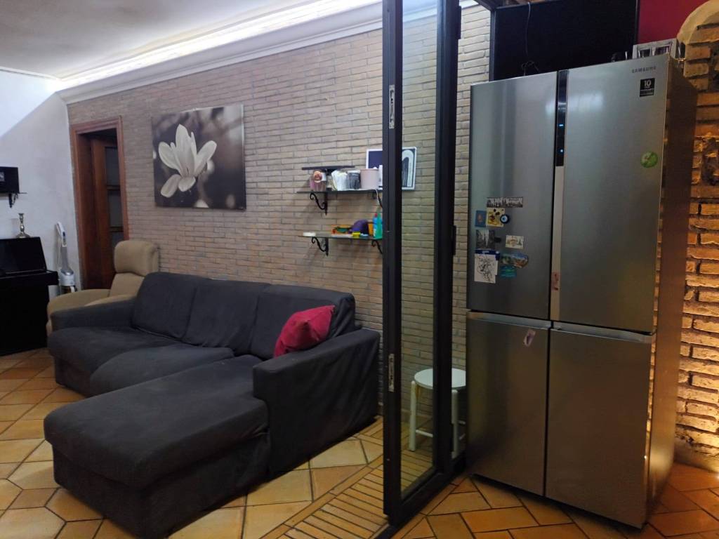 appartamento in vendita a Roma in zona Tor di Quinto