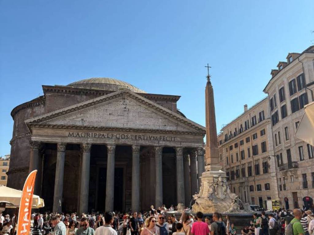 appartamento in vendita a Roma in zona Parione/Sant'Eustachio